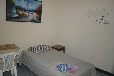 Basic Single Room, 1 Twin Bed | Desk, free WiFi