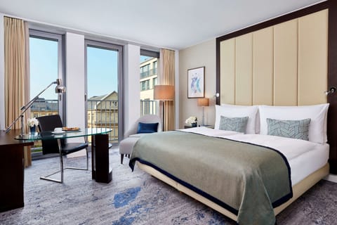 Superior Room, City View | Hypo-allergenic bedding, minibar, in-room safe, desk