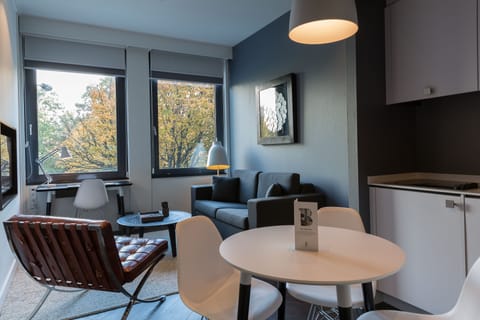 Standard Apartment, 1 Bedroom | In-room safe, desk, laptop workspace, soundproofing