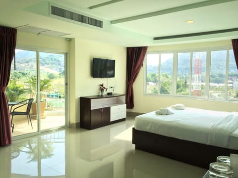 Deluxe Double Room | In-room safe, blackout drapes, rollaway beds, free WiFi