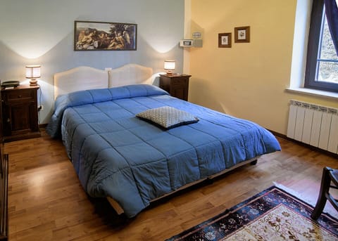 Premium bedding, in-room safe, desk, laptop workspace