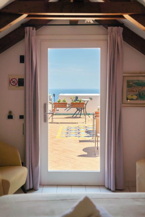 Junior Suite Sea View | Terrace/patio