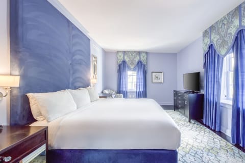 Superior King Suite | Premium bedding, pillowtop beds, in-room safe, individually decorated