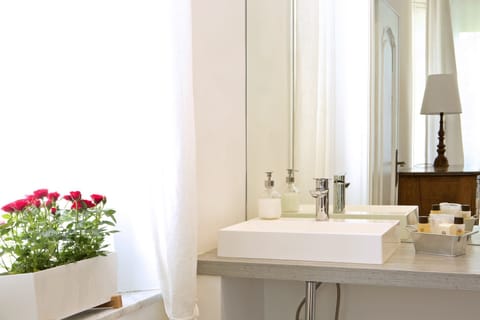 Superior Double Room | Bathroom sink