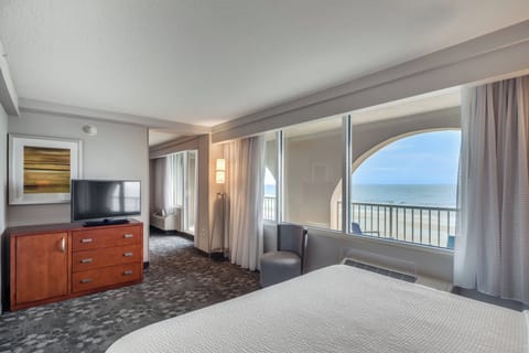 Executive Suite, 1 Bedroom, Oceanfront | Premium bedding, in-room safe, desk, blackout drapes