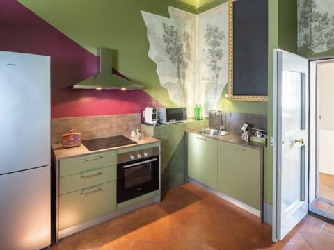 Romantic Apartment, 1 Bedroom (Banderai) | Private kitchen | Coffee/tea maker, electric kettle