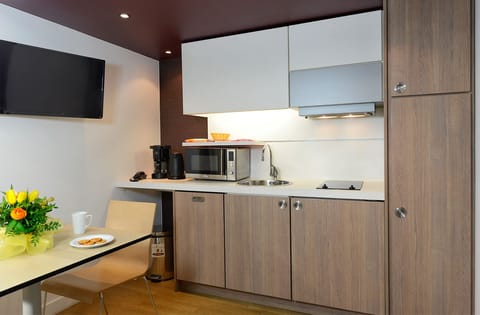 Studio, City View (2 pers) | Desk, soundproofing, iron/ironing board, free WiFi