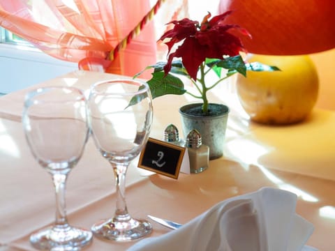 Breakfast, lunch and dinner served