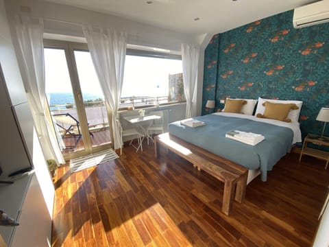 Superior Suite, Sea Facing | Egyptian cotton sheets, premium bedding, memory foam beds, minibar