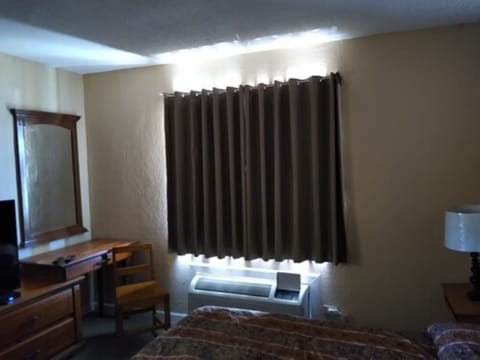 Desk, iron/ironing board, free WiFi