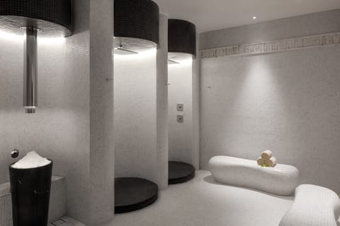 Couples treatment rooms, sauna, steam room, body treatments