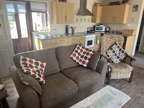 Apartment, 1 Bedroom (The Annex) | Living area | 24-inch flat-screen TV with digital channels, TV