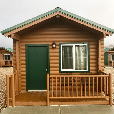 Cabin, 1 King Bed | Terrace/patio