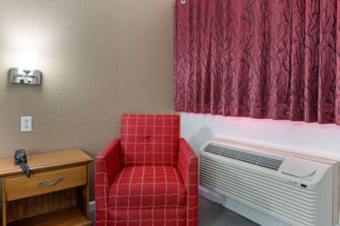 Desk, cribs/infant beds, free WiFi, bed sheets