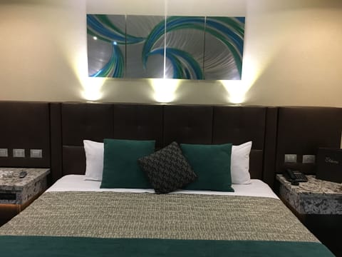 Standard Suite, 1 King Bed | Premium bedding, soundproofing, free WiFi