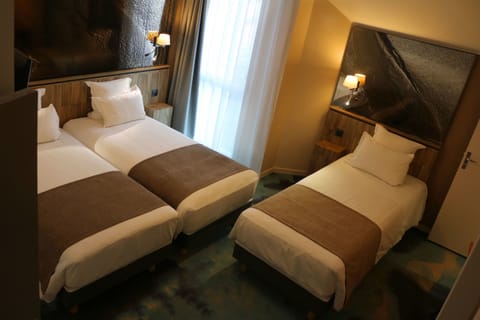 Triple Room | Premium bedding, desk, blackout drapes, soundproofing