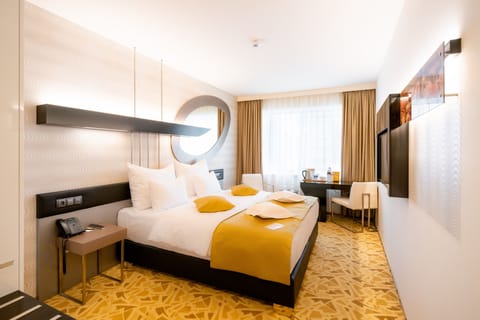 Deluxe Double or Twin Room | Premium bedding, pillowtop beds, minibar, in-room safe