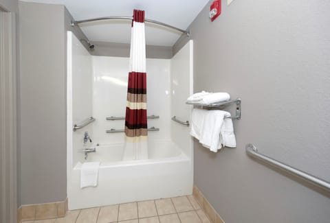 Deluxe Room, 1 Queen Bed, Accessible, Non Smoking | Bathroom | Combined shower/tub, free toiletries, hair dryer, towels