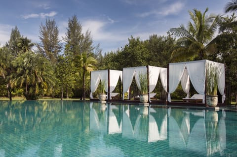 Outdoor pool, pool umbrellas