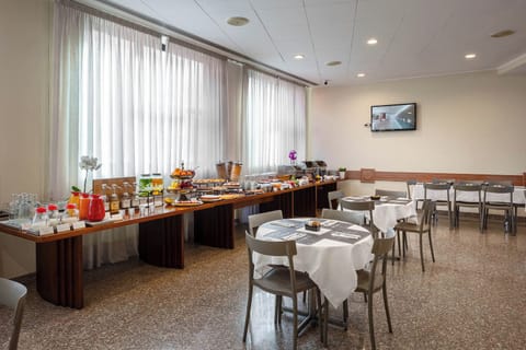 Daily buffet breakfast (EUR 10.00 per person)