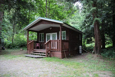 Cedar Cottage (No Pets) | Living area | TV