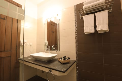 Double Room (Third Floor)  | Bathroom | Shower, designer toiletries, hair dryer, bathrobes