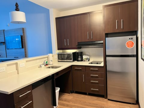 Suite, 1 Bedroom, Non Smoking (Mobility/Hearing Access, Roll-In Shwr) | Private kitchen | Fridge, microwave, stovetop, dishwasher