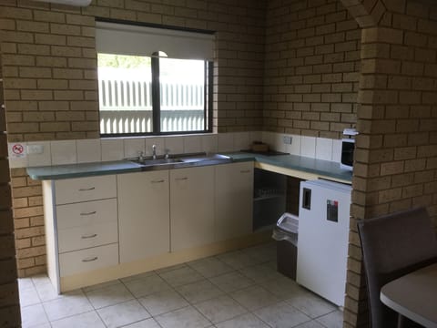 2 Bedroom Suite - Double Rate  | Private kitchenette | Fridge, microwave, stovetop, coffee/tea maker