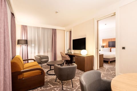 Suite, 1 Bedroom | Premium bedding, minibar, in-room safe, desk