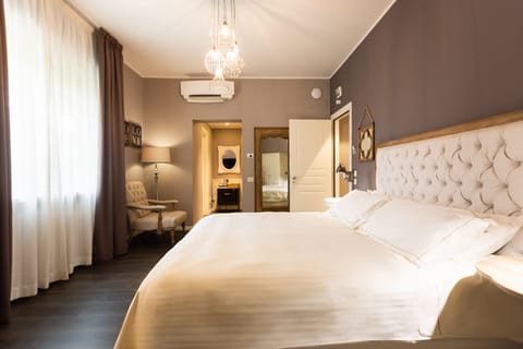 Comfort Double Room | Egyptian cotton sheets, premium bedding, down comforters, pillowtop beds