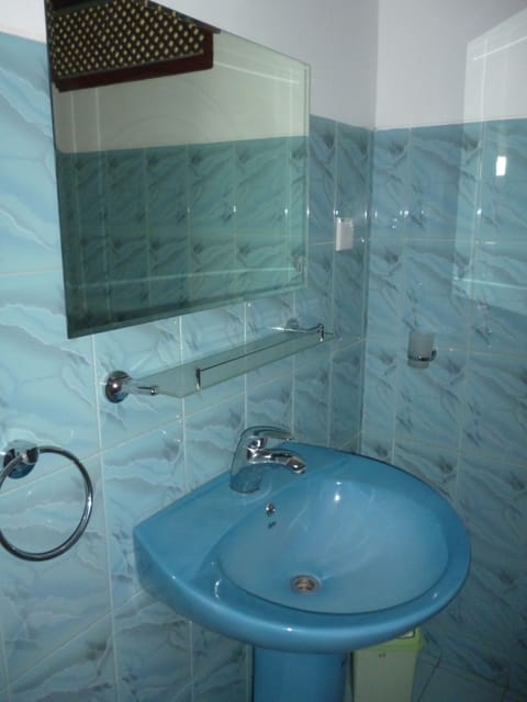 Deluxe Double Room, 1 Bedroom, Sea View, Sea Facing | Bathroom | Towels