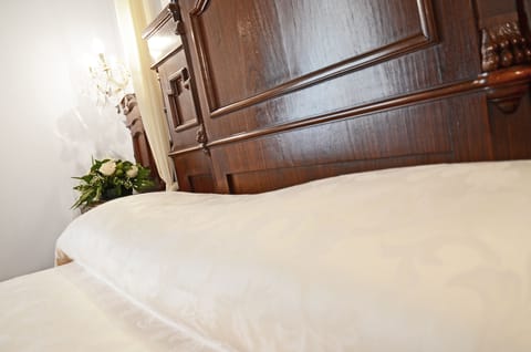 Premium bedding, pillowtop beds, minibar, in-room safe