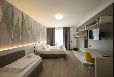 Superior Triple Room | Premium bedding, in-room safe, desk, free WiFi