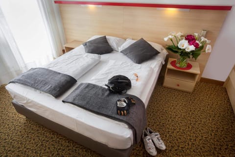 Triple Room | Premium bedding, in-room safe, desk, free WiFi