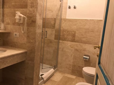 Deep soaking tub, rainfall showerhead, free toiletries, hair dryer