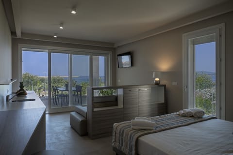 Apartment in separate building 300 mt from the hotel- via Castelsardo 30 | Desk, laptop workspace, free WiFi, bed sheets