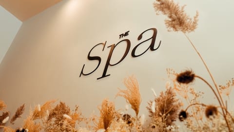 Couples treatment rooms, sauna, hot tub, steam room, body treatments