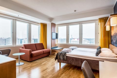 Superior Room (King) | Minibar, in-room safe, desk, iron/ironing board