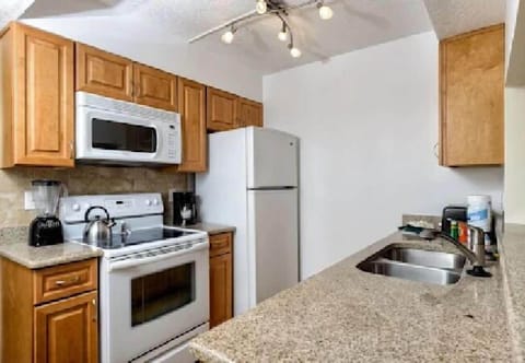 Condo, 1 Bedroom, Ocean View | Private kitchen | Full-size fridge, microwave, stovetop, dishwasher