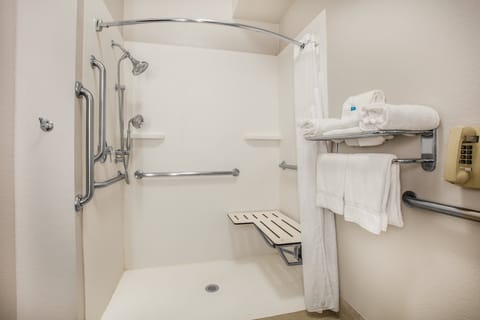 Combined shower/tub, deep soaking tub, free toiletries, hair dryer