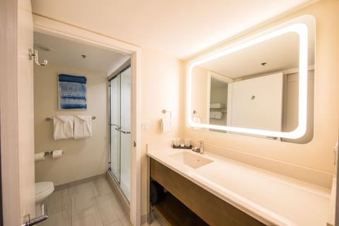 Ocean View, 1 King Bed | Bathroom | Combined shower/tub, free toiletries, hair dryer, towels