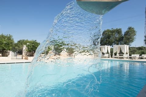 Seasonal outdoor pool, pool umbrellas, sun loungers