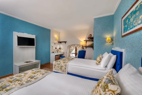 Standard Room | Egyptian cotton sheets, premium bedding, down comforters, minibar