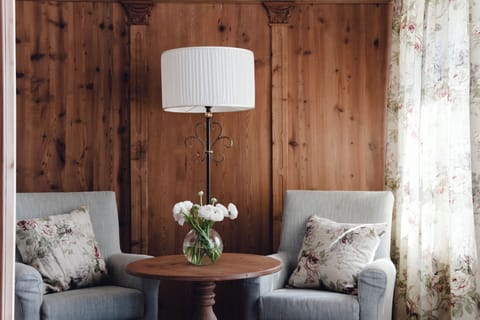 Junior Suite | Hypo-allergenic bedding, minibar, in-room safe, individually decorated