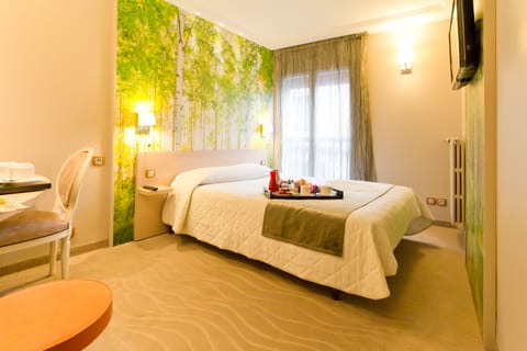 Superior Double Room | In-room safe, desk, blackout drapes, soundproofing