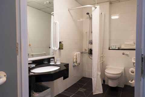 Standard Room, 1 Double Bed, Accessible | Bathroom | Combined shower/tub, free toiletries, hair dryer, towels