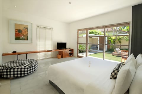 One Bedroom Executive Pool Villa | Premium bedding, minibar, in-room safe, desk