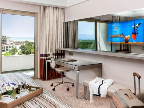 Superior Suite, 1 King Bed with Sofa bed, Sea View | Premium bedding, minibar, in-room safe, desk