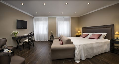 Suite, 2 Bedrooms (Spa access included) | Down comforters, in-room safe, free WiFi, bed sheets