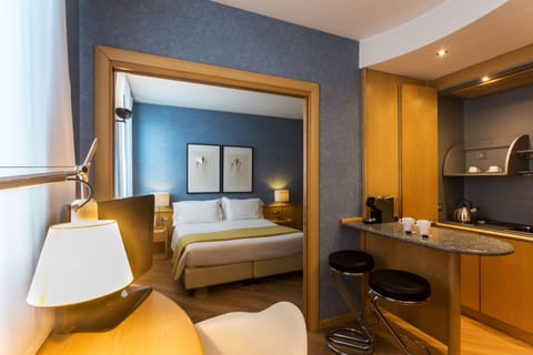 Executive Suite, Multiple Beds, Non Smoking | Premium bedding, down comforters, Select Comfort beds, minibar